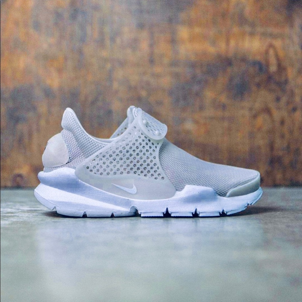 Nike sock dart. BNWOB 6 WMN